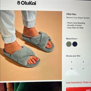 OluKai Women's Cozy Shearling Slippers in Soft Green